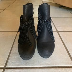 Black wedge bootie with fringe